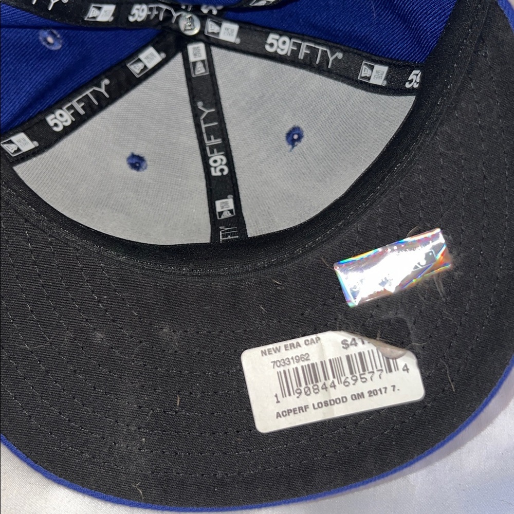 New Era Blue Cap with White Dodgers Baseball Emblem - Picture 4 of 10